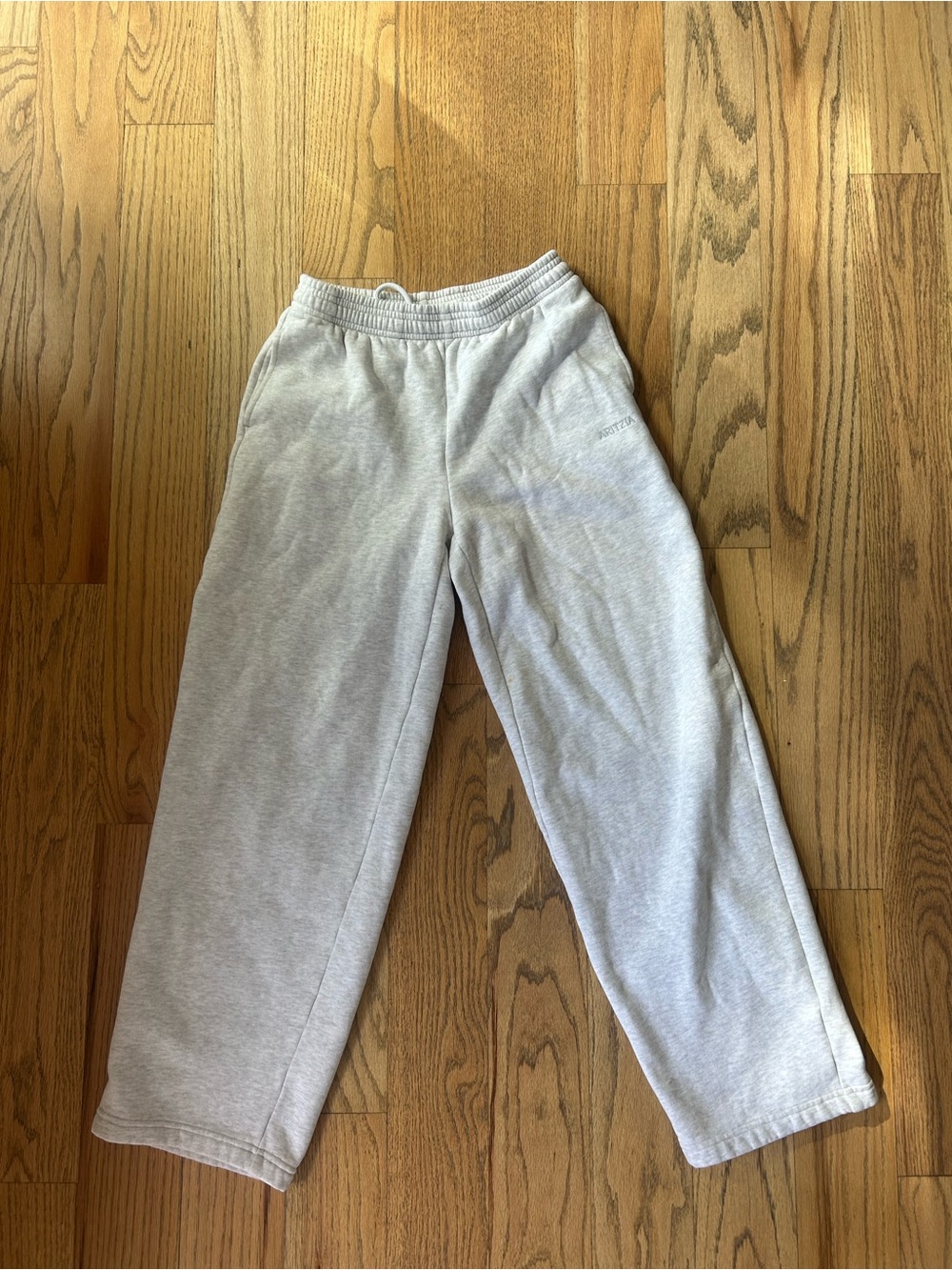 Aritzia boyfriend fit sweatpants heather grey